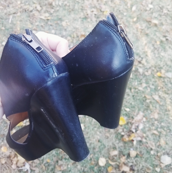 Black Vegan Wedge Heels w/Heel Zippers - Picture 4 of 11